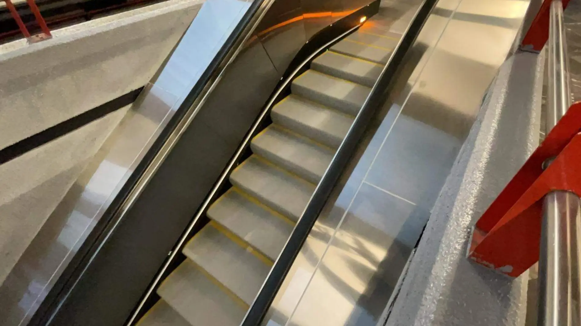 Metro planea instalar 18 escaleras eléctricas nuevas para este 2024